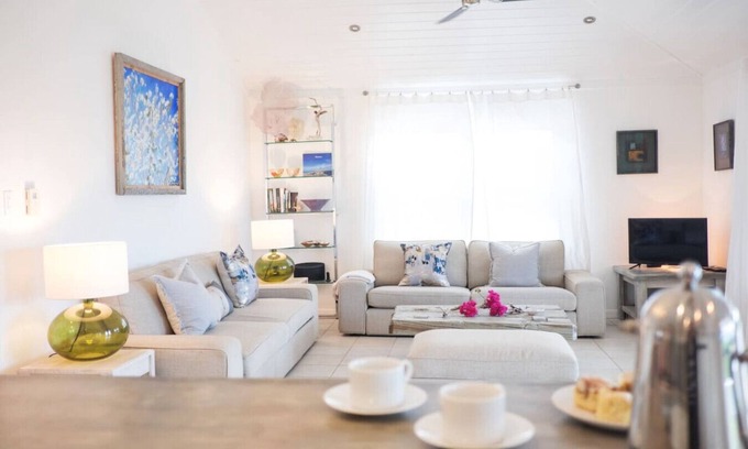 Governor's Harbour Cottage | ❊Stylish & Chic 1 Bedroom Private Hillside Villa❊