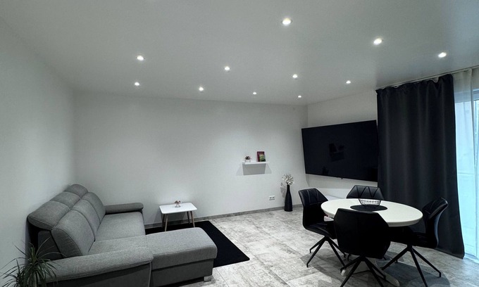 Neckargartach Apartment | Stylish city apartment