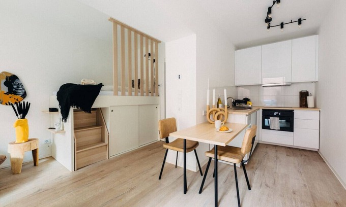 Friedrichstadt Apartment | Stylish city flat | Cozy & modern | Wi-Fi & TV