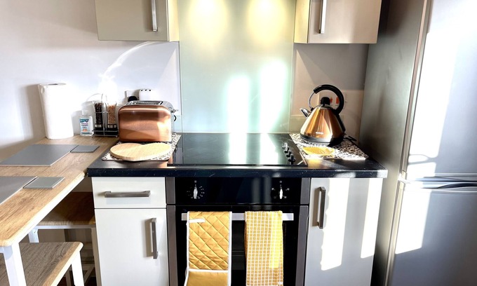 Bishop's Stortford Apartment | Stylish, cosy and bright apartment