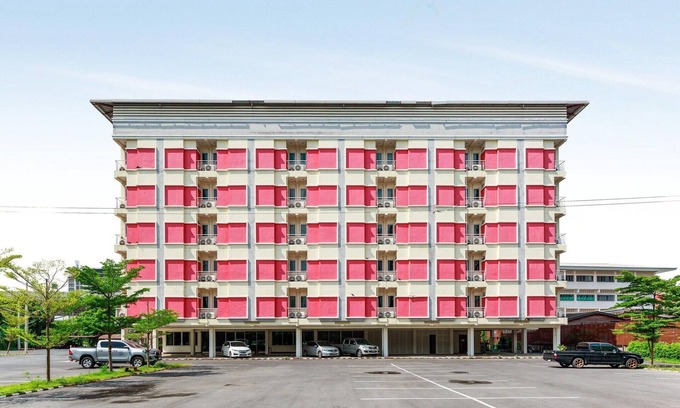 Bang Kra So House | Stylish Double Haven | Vresotel Deluxe Stay