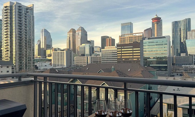 Mission District Apartment | Stylish DT Views at Stampede w/Free Parking, AC