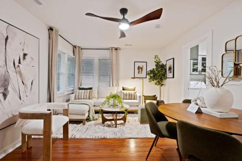 Evanston House | Stylish Evanston Retreat Near NU & Lakefront