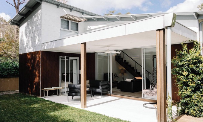 Mona Vale House | Stylish Family Stay – Cafes, Golf & Beach Nearby