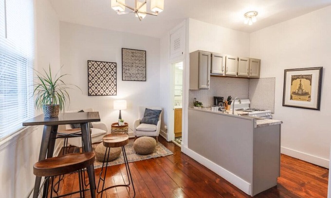 Mount Auburn Apartment | Stylish Flat in Walkable Downtown w/Parking