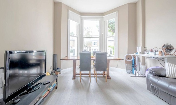Kilburn Apartment | Stylish Flat Near Central London