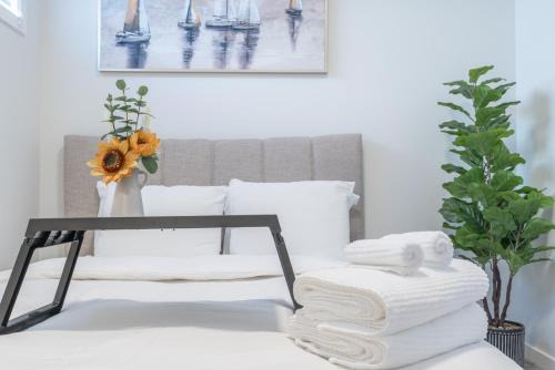 Southeast Calgary Apartment | Stylish Getaway 2BD Basement by YMCA and South Health Campus Hospital