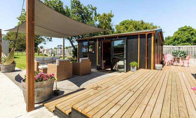 Carterton Bed & Breakfast | Stylish hideaway on High st Carterton
