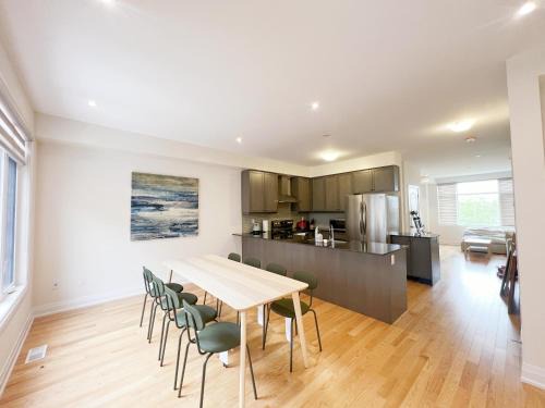 Markham House | Stylish Home at Markham city TownCenter Hwy7&Warden unionville