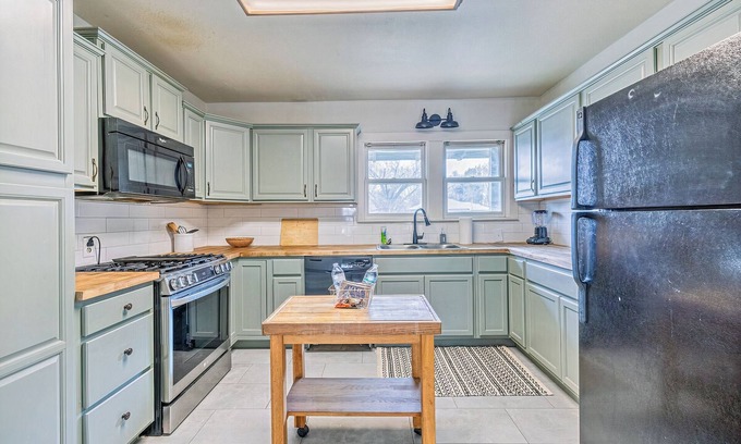 Tech Terrace House | Stylish Home Near Texas Tech Large Patio + Yard
