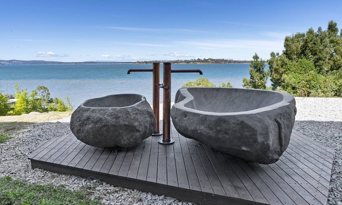 Penna House | Stylish Home with Outdoor Area & Spectacular Views