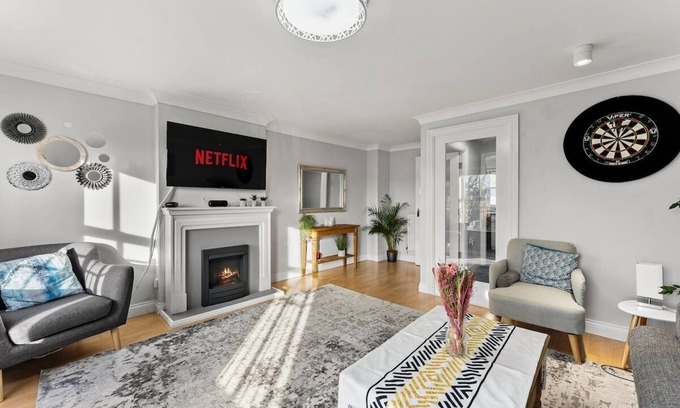 Wakefield House | Stylish House in Wakefield - Sleeps 6