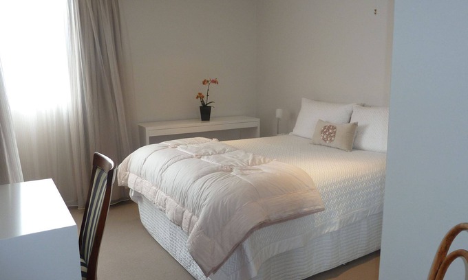 Sullivan's Cove Apartment | Stylish inner city apartment, luxury & convinience