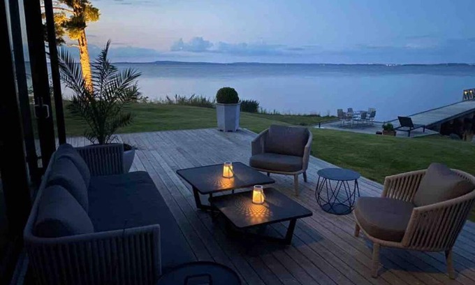 Vadstena Villa | Stylish lake view house