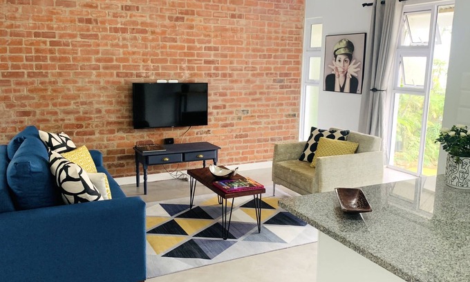 Durban North Apartment | Stylish Loft-style Apartment - Close to all the Action
