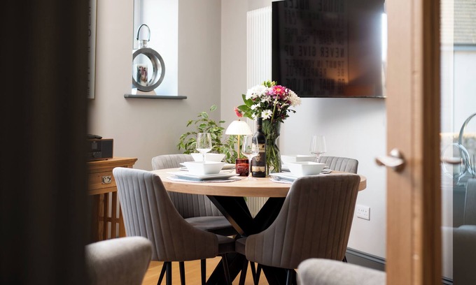 Tweedmouth House | Stylish Maisonette with view