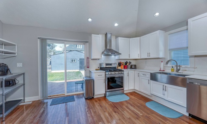Holy Cross House | Stylish Modern 3-bedroom house Downtown Indianapolis