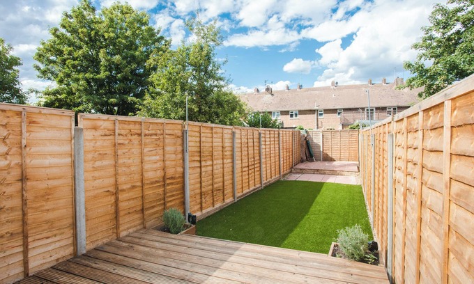Harlesden Apartment | Stylish & Modern 3 Bed Flat in NW London w/Garden