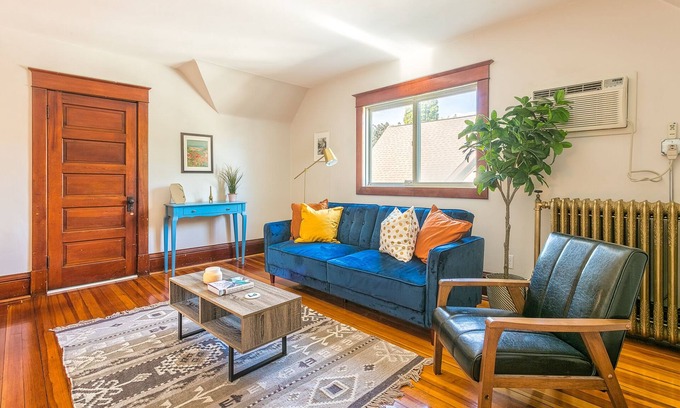West Seventh House | Stylish, modern loft with historic charm
