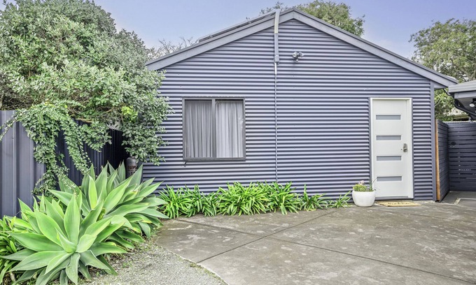 Port Willunga House | Stylish new studio apartment easy walk to beach - Perfect for romantic getaway