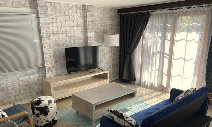 Green Point Apartment | Stylish pet friendly studio minutes to lake and beach