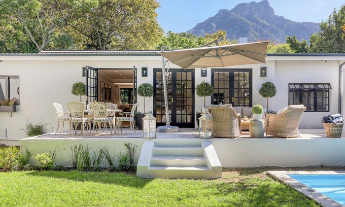 Newlands House | Stylish Renovated Home in Leafy Newlands