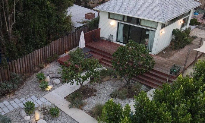 Eagle Rock Apartment | Stylish & Serene Eagle Rock Casitan