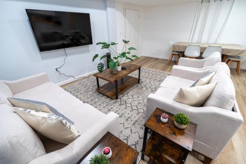 Beverly Apartment | Stylish Stay By Beach & Shops