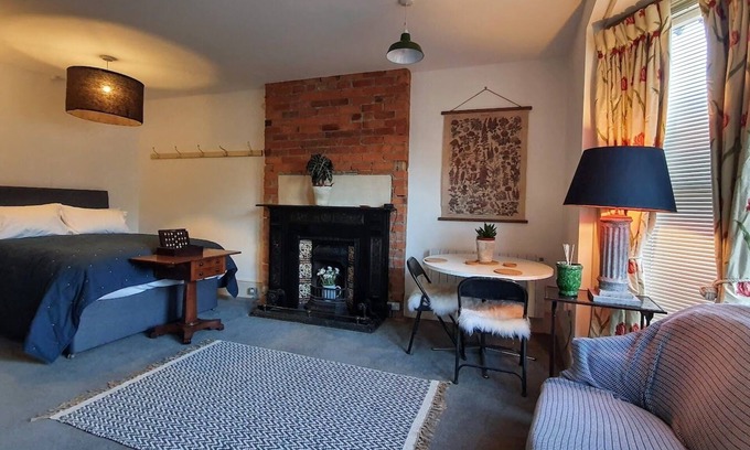 Nailsworth Apartment | Stylish Town Centre Apartments