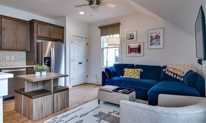 Greenwood House | Stylish Townhouse in East Nashville