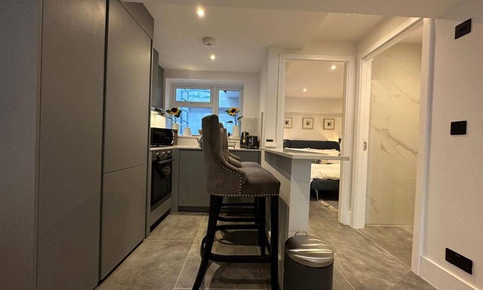 Brondesbury House | Stylish Two Bedroom House In Kilburn