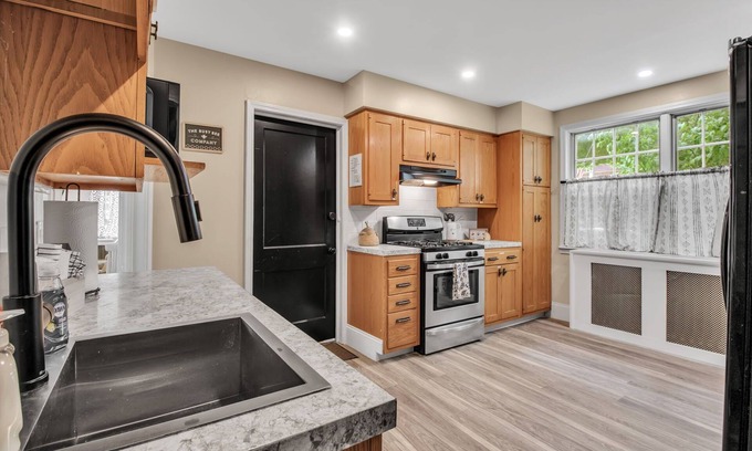 Buffalo Apartment | Stylish Two Bedroom Retreat near Buffalo
