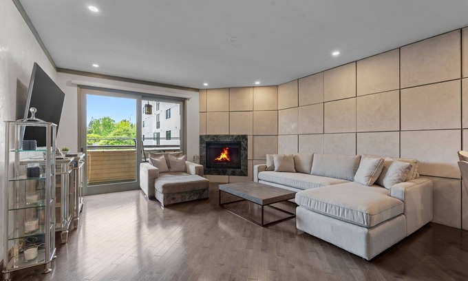 Westwood Apartment | Stylish Westwood Condo | Near UCLA & Century City