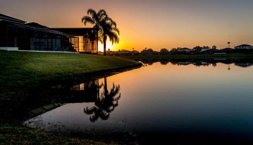 Sunset Lakes House | Suaimhneas