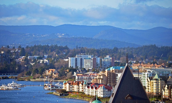 Downtown Victoria Apartment | Sub-Penthouse19th Fl. S.W.180 Degree Ocean View Overlooking the Inner Harbour .