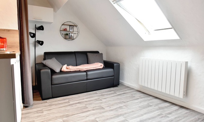 Valenciennes Apartment | Sublime studio