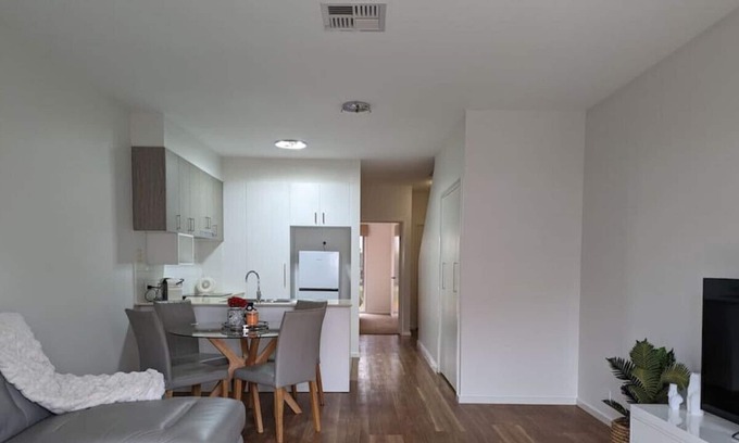 Wright House | Suburban Townhouse @Wright