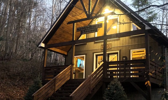 Warrensville Cabin | Sugar Tree Lodge - Secluded Cabin near West Jefferson, Boone and Blowing Rock