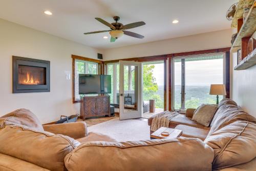 Mindoro House | Sugarloaf House Scenic Getaway Near La Crosse!