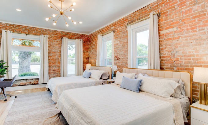 Springville Hotel | Suite 1 (Presidential Suite) | Historic Art City Inn
