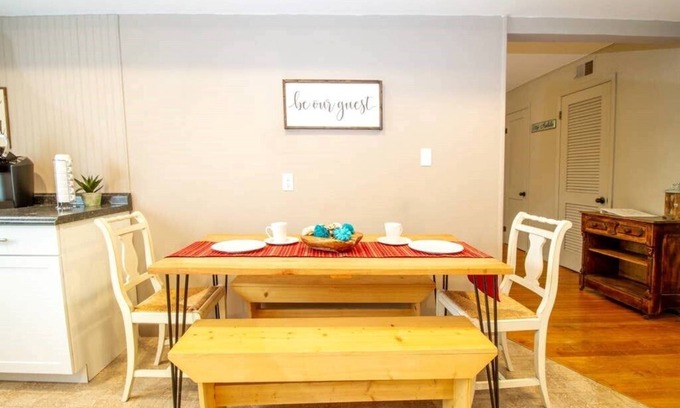Hermann Hotel | Suite #3 - 2 Bed 1 Bath Suite at Suites on 3rd