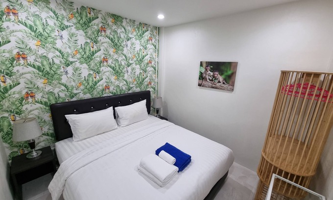 Ao Nang Apartment | Suite, a/c King bed, fan Sofabed, Netflix, Kitchenette, 15 min walk to the Beach