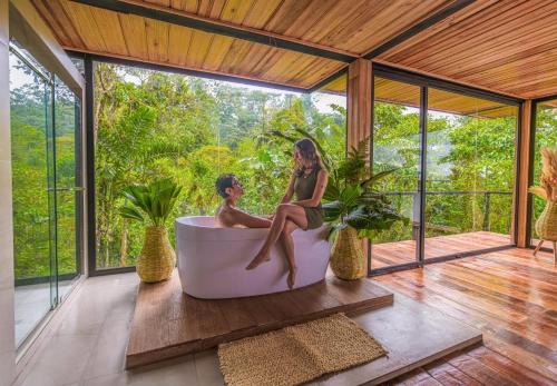 Mera Hotel | Suite Alpayaku, Suite Boutique Privada con Desayuno Incluido, Cedro Amazon Lodge