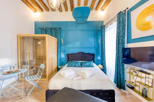Arpajon Apartment | Suite bien être - jacuzzi et sauna/love room