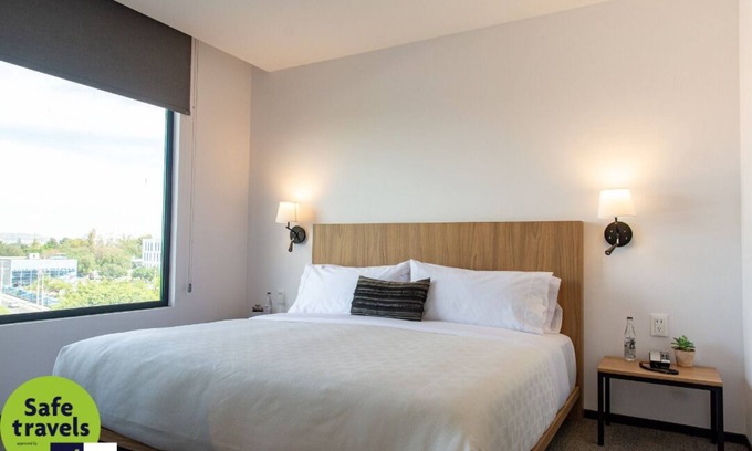 Downtown Queretaro House | Suite Cama King Size Excelente Ubicación en Qro