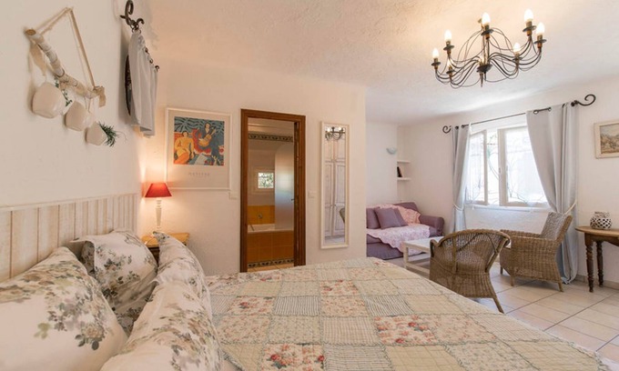 Vence House | Suite double bed + sofa bed with terrace (11)
