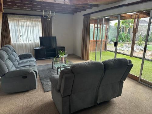 Parow North Apartment | Suite Dreams Gorgeous Garden Holiday Home