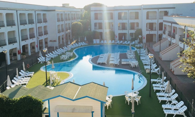 Lido di Spina Apartment | SUITE SUITABLE FOR FAMILIES, pool view, 500 M FROM THE SEA