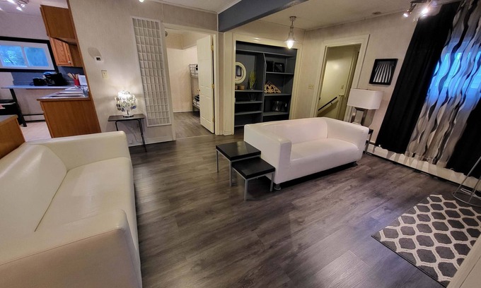 Annville House | Suites On Chocolate - The Annville Cottage