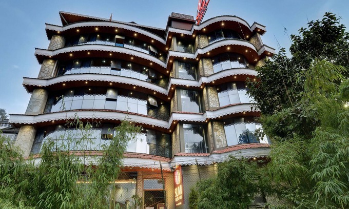 Darjeeling House | Sumi Queen's Yard Rink Mall Darjeeling